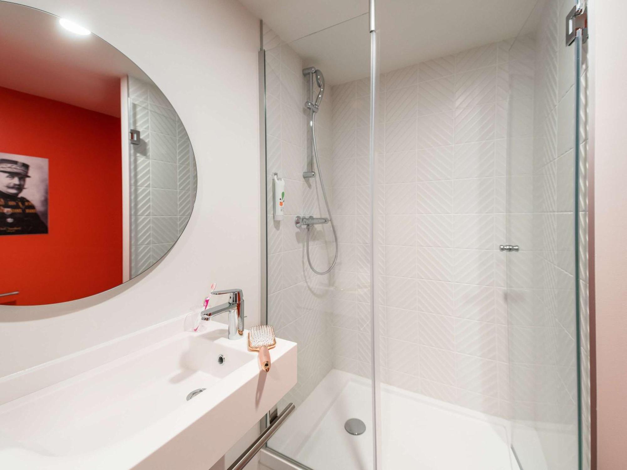 Ibis Styles Chalons En Champagne Centre Hotel Екстериор снимка
