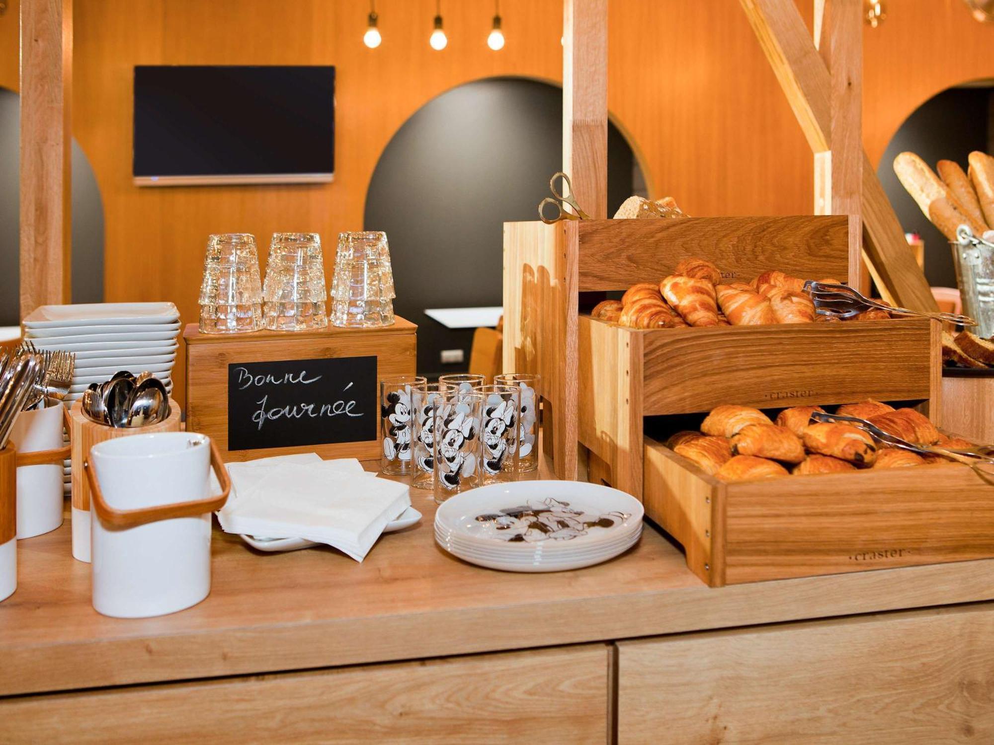 Ibis Styles Chalons En Champagne Centre Hotel Екстериор снимка