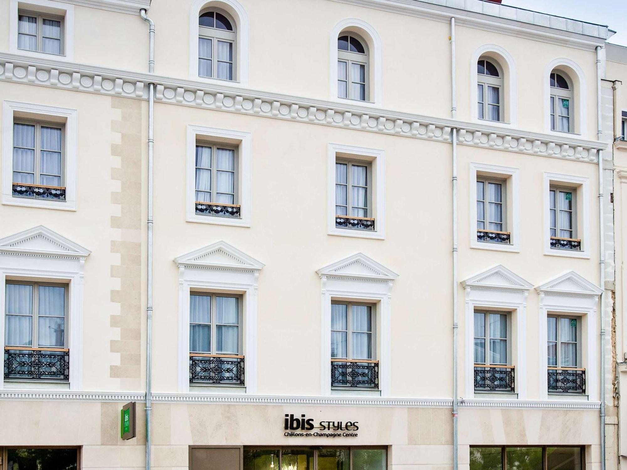 Ibis Styles Chalons En Champagne Centre Hotel Екстериор снимка